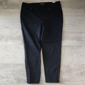 Chico's Size 1P Black Jegging Ankle Pants